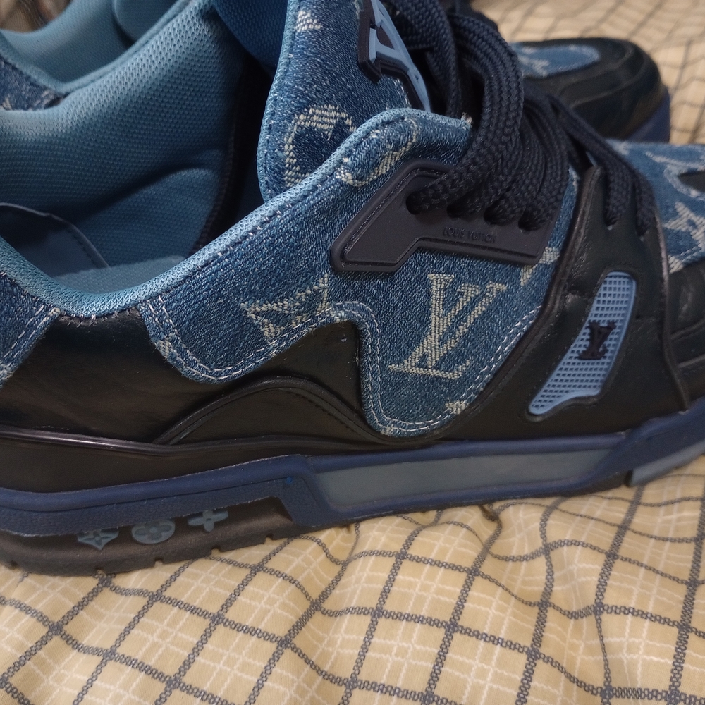 Louis Vuitton Blue Athletic Sneakers with Distinctive Design - Picture 3 of 15